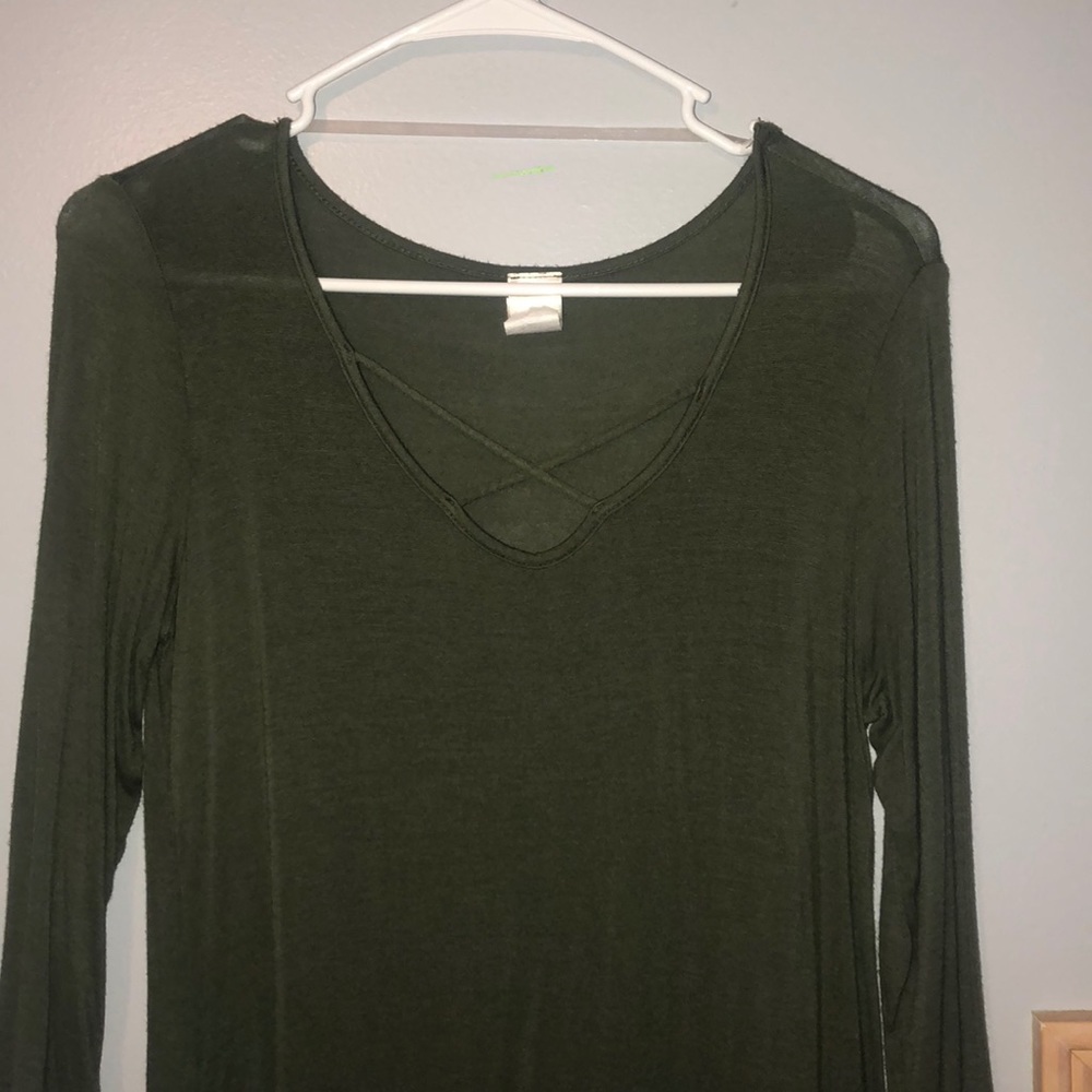 Quarter length sleeve army green top